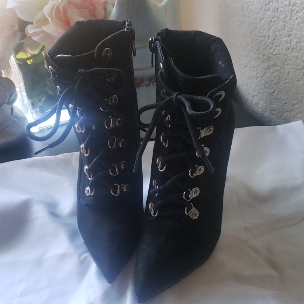 Steve madden suede booties